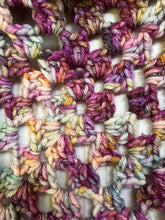 Load image into Gallery viewer, Afternoon Delight DK Weight Oneta

