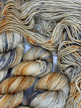Load image into Gallery viewer, Pumpkin Spice DK Weight Yarn Onetta
