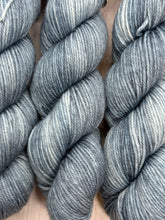 Load image into Gallery viewer, Wanderlust DK Weight Oneta
