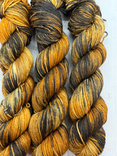Load image into Gallery viewer, Pumpkin Patch Shadows DK Weight Oneta
