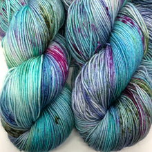 Load image into Gallery viewer, Ever Be Dk Weight Yarn Oneta
